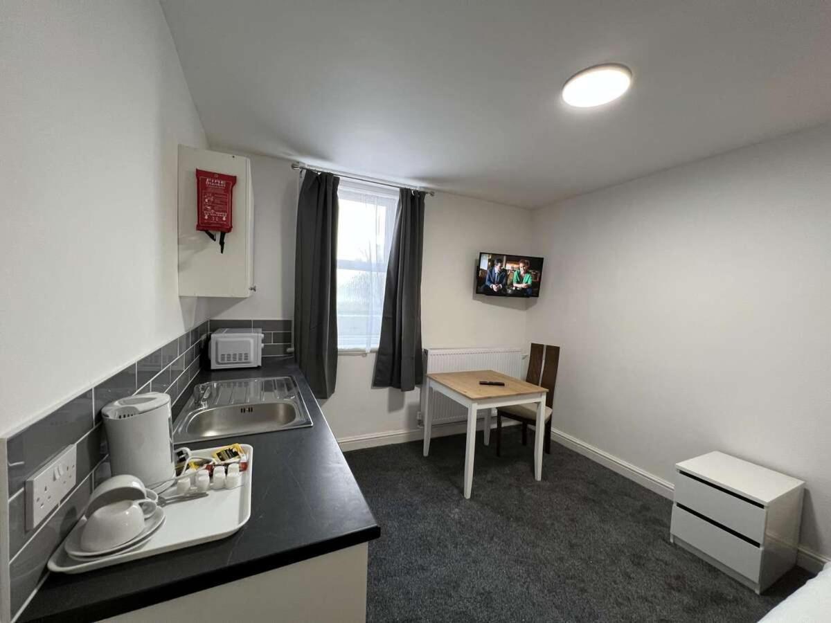 Crystal Beach Hotel Bournemouth Bagian luar foto
